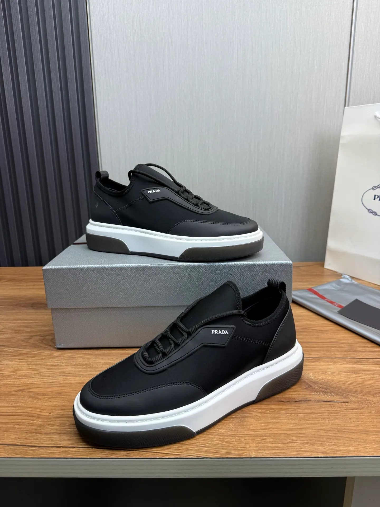 Men's shoes 💰580💰 [PRADA] Men's shoes are popular in the counter, official website is synchronized, 1 high-quality shipment ✔️Original cowhide splicing + cowhide lining, 1🆚1 replica, original sole, 38-45 (45 customized, non-refundable)